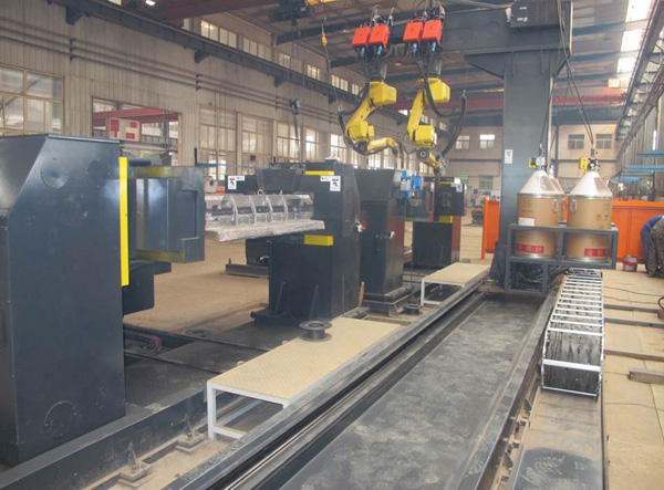煤炭中部槽机器人焊接生产线